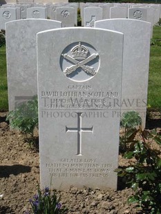 MONT HUON MILITARY CEMETERY, LE TREPORT - SCOTLAND, DAVID LOTHIAN