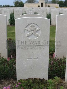 MONT HUON MILITARY CEMETERY, LE TREPORT - SCOTT, G W