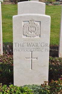 MONT HUON MILITARY CEMETERY, LE TREPORT - SCOTT, MAURICE CHARLES