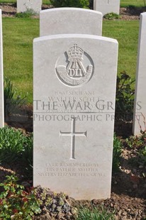 MONT HUON MILITARY CEMETERY, LE TREPORT - SCOTT, WALTER