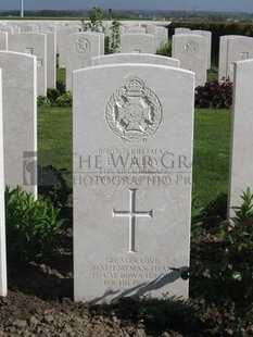 MONT HUON MILITARY CEMETERY, LE TREPORT - SELBY, EDWARD THOMAS