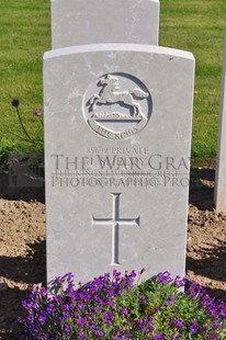 MONT HUON MILITARY CEMETERY, LE TREPORT - SHELVY, J