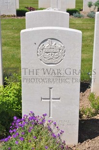 MONT HUON MILITARY CEMETERY, LE TREPORT - SHUTE, CLAUDE ALEXANDER