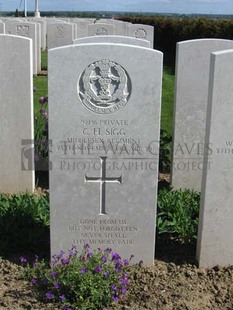 MONT HUON MILITARY CEMETERY, LE TREPORT - SIGG, CHARLES HENRY