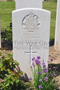 MONT HUON MILITARY CEMETERY, LE TREPORT - SIMPSON, R C