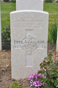 MONT HUON MILITARY CEMETERY, LE TREPORT - SIMPSON, ROBERT LENNARD