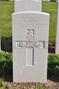 MONT HUON MILITARY CEMETERY, LE TREPORT - SMITH, FRANK