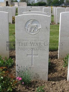 MONT HUON MILITARY CEMETERY, LE TREPORT - SMITH, FREDRICK JAMES