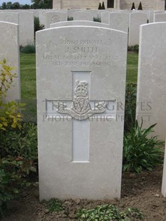 MONT HUON MILITARY CEMETERY, LE TREPORT - SMITH, J