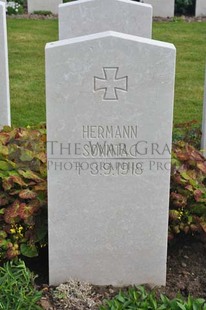 MONT HUON MILITARY CEMETERY, LE TREPORT - SONNTAG, HERMANN