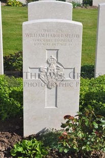 MONT HUON MILITARY CEMETERY, LE TREPORT - SPEEDIE, WILLIAM HAROLD