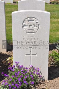 MONT HUON MILITARY CEMETERY, LE TREPORT - SPEIGHT, F