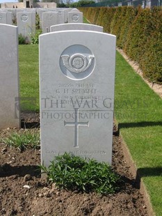 MONT HUON MILITARY CEMETERY, LE TREPORT - SPEIGHT, G H