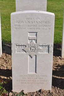 MONT HUON MILITARY CEMETERY, LE TREPORT - STANFORD, ISLWYN