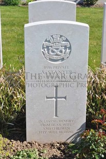 MONT HUON MILITARY CEMETERY, LE TREPORT - STANYER, A