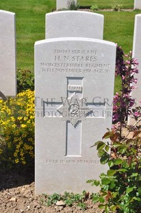 MONT HUON MILITARY CEMETERY, LE TREPORT - STARES, HENRY NORMAN