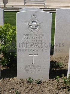 MONT HUON MILITARY CEMETERY, LE TREPORT - STATON, JOHN