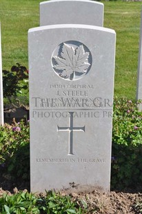 MONT HUON MILITARY CEMETERY, LE TREPORT - STEELE, JAMES