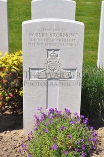 MONT HUON MILITARY CEMETERY, LE TREPORT - STORMONT, ROBERT