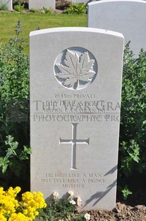 MONT HUON MILITARY CEMETERY, LE TREPORT - STOUT, CLYDE EMERSON