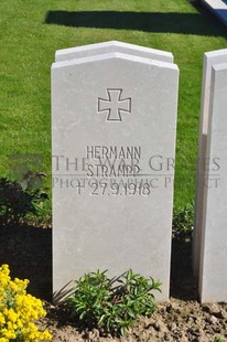 MONT HUON MILITARY CEMETERY, LE TREPORT - STRAMPP, HERMANN