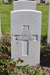 MONT HUON MILITARY CEMETERY, LE TREPORT - STYLES, WILFRED FREDERICK