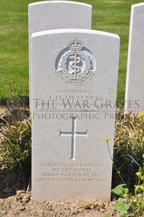 MONT HUON MILITARY CEMETERY, LE TREPORT - SWEENEY, JOHN HENRY