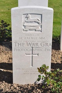 MONT HUON MILITARY CEMETERY, LE TREPORT - TALBOT, HORACE