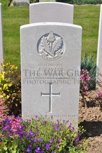 MONT HUON MILITARY CEMETERY, LE TREPORT - TAYLOR, ALEC