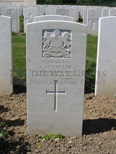 MONT HUON MILITARY CEMETERY, LE TREPORT - TAYLOR, CHARLES HENRY