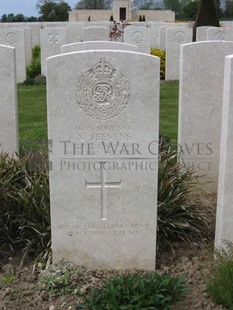 MONT HUON MILITARY CEMETERY, LE TREPORT - TEEVENS, ARTHUR