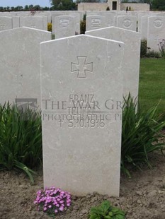 MONT HUON MILITARY CEMETERY, LE TREPORT - TEUFEL, FRANZ