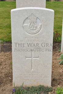 MONT HUON MILITARY CEMETERY, LE TREPORT - THOMPSON, W