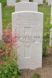 MONT HUON MILITARY CEMETERY, LE TREPORT - THORNHILL, W H