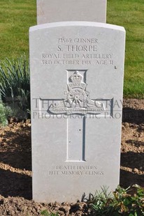 MONT HUON MILITARY CEMETERY, LE TREPORT - THORPE, SAMUEL