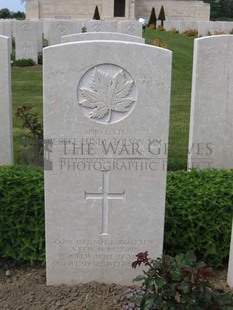 MONT HUON MILITARY CEMETERY, LE TREPORT - TOLSON, GEORGE LUNDY