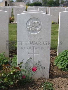 MONT HUON MILITARY CEMETERY, LE TREPORT - TOWNSON, T