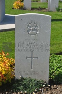 MONT HUON MILITARY CEMETERY, LE TREPORT - TREADGOLD, GEORGE HARRY