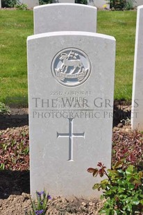 MONT HUON MILITARY CEMETERY, LE TREPORT - TUBBS, C