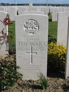 MONT HUON MILITARY CEMETERY, LE TREPORT - TUCKER, J S