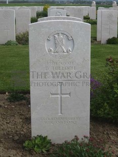 MONT HUON MILITARY CEMETERY, LE TREPORT - TULLOCH, D