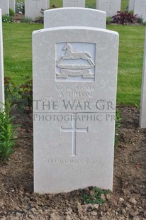 MONT HUON MILITARY CEMETERY, LE TREPORT - UPTON, ALFRED