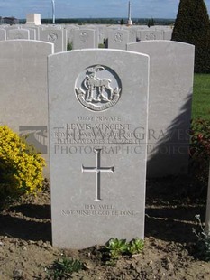 MONT HUON MILITARY CEMETERY, LE TREPORT - VINCENT, LEWIS