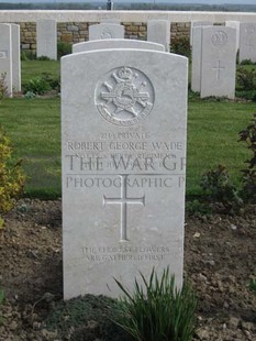 MONT HUON MILITARY CEMETERY, LE TREPORT - WADE, ROBERT GEORGE