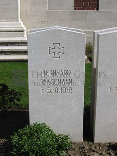 MONT HUON MILITARY CEMETERY, LE TREPORT - WAGEMANN, BERNHARD