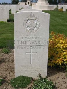 MONT HUON MILITARY CEMETERY, LE TREPORT - WALMSLEY, THOMAS