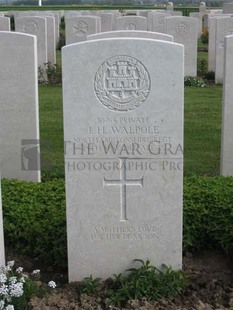 MONT HUON MILITARY CEMETERY, LE TREPORT - WALPOLE, JOSEPH HORACE