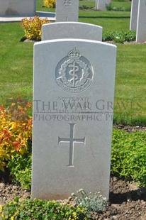 MONT HUON MILITARY CEMETERY, LE TREPORT - WARD, J H