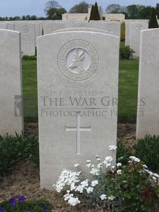 MONT HUON MILITARY CEMETERY, LE TREPORT - WHEELDON, HAROLD EDWARDS