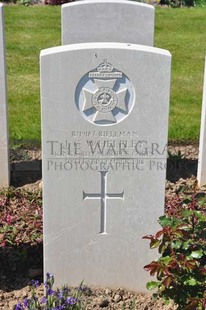 MONT HUON MILITARY CEMETERY, LE TREPORT - WHELPLEY, J C